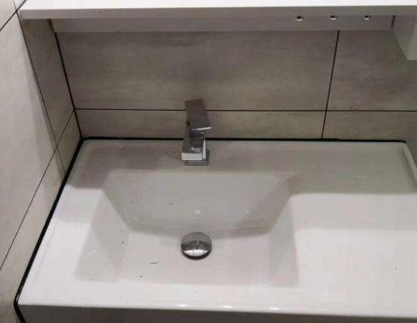 卫生间美缝